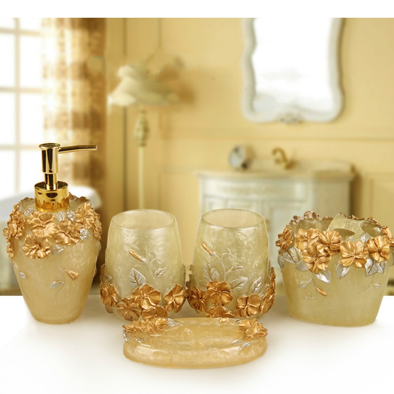 Wedding Bathroom Supply Kit - Europäischer Stil Geprägtes Harz-Badezimmer-Set Zahnbürstenhalter Becher
